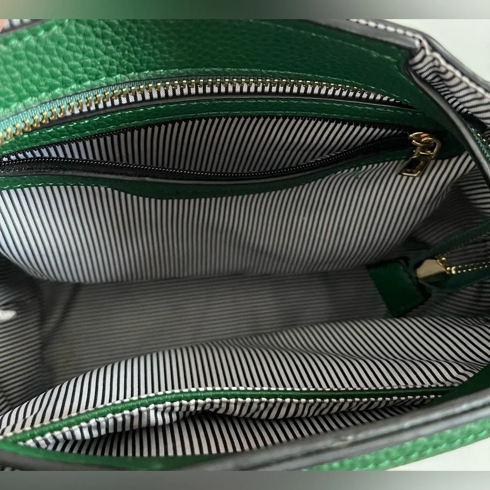 Louenhide green faux leather crossbody purse, zipper closure interior pockets
